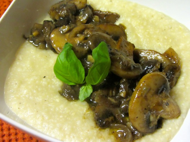 Mushroom Smothered Grits Como Water